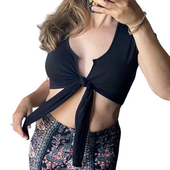 Windsor S Black Tie Up Knot Front Short Sleeve Plunge Neck Basic Crop Top - Picture 1 of 6